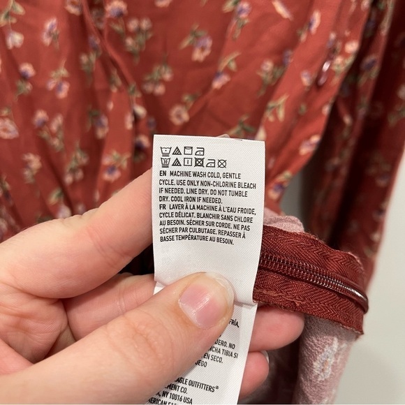 American Eagle Ditsy Floral Romper Cross Front Small - Picture 8 of 8